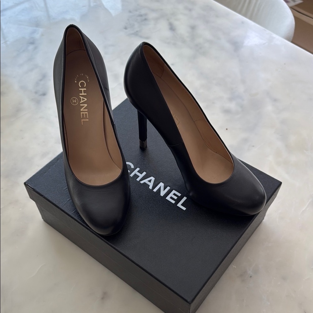 CHANEL Black Leather Stiletto Heels Like New